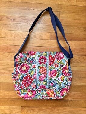 Vera Bradley Mesenger bag